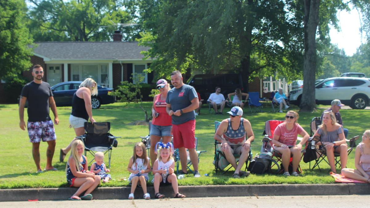 Community comes together for Fourth of July parade in Scottsburg